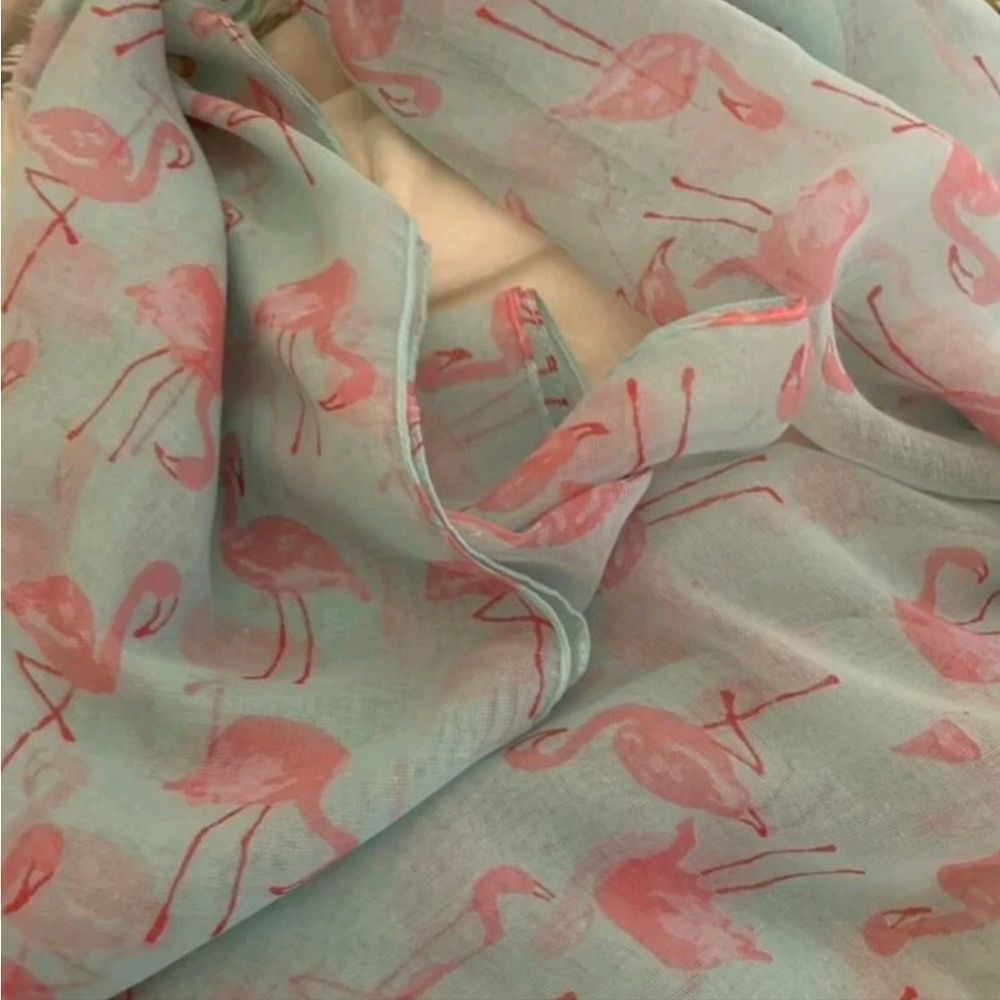 **SOLD**Flamingo 🦩 Pattern Scarf - Picture 6 of 7